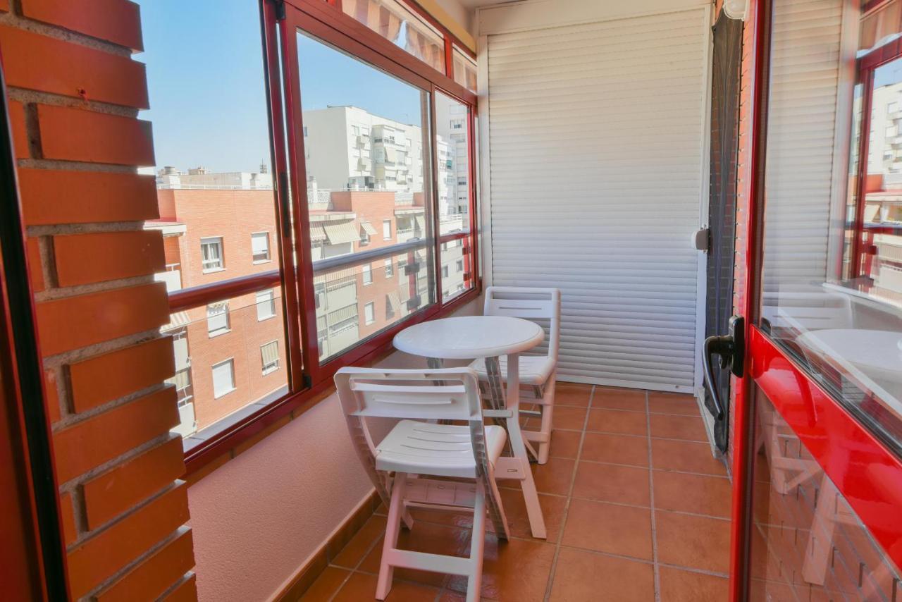 Апартаменты Malaga Estacion Ave Playa Экстерьер фото